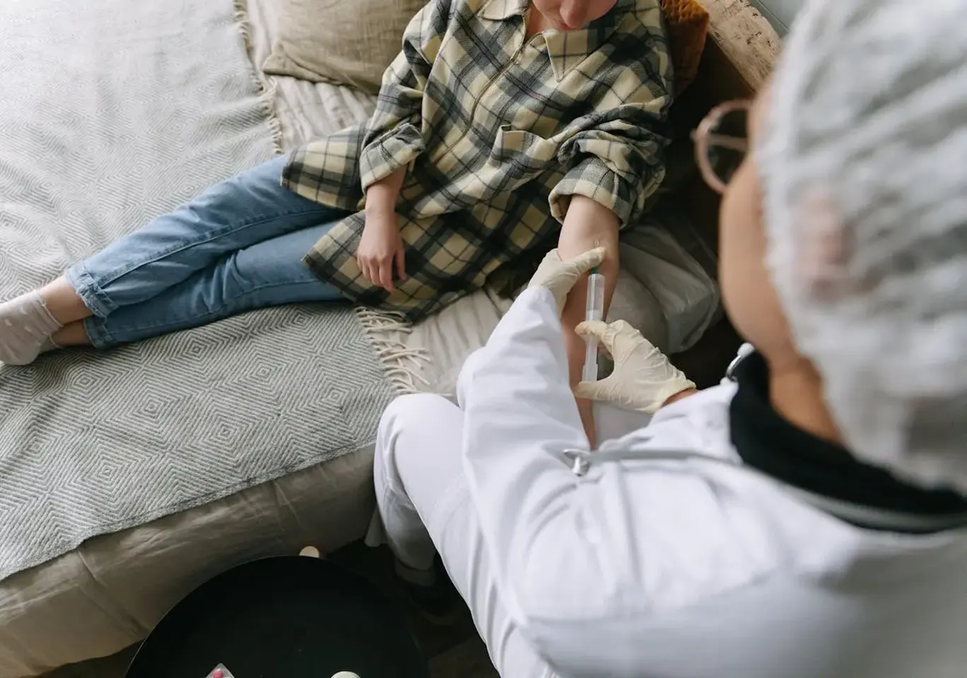 Leczenie uzależnień Rzeszów: rozmowa terapeutyczna na kanapie