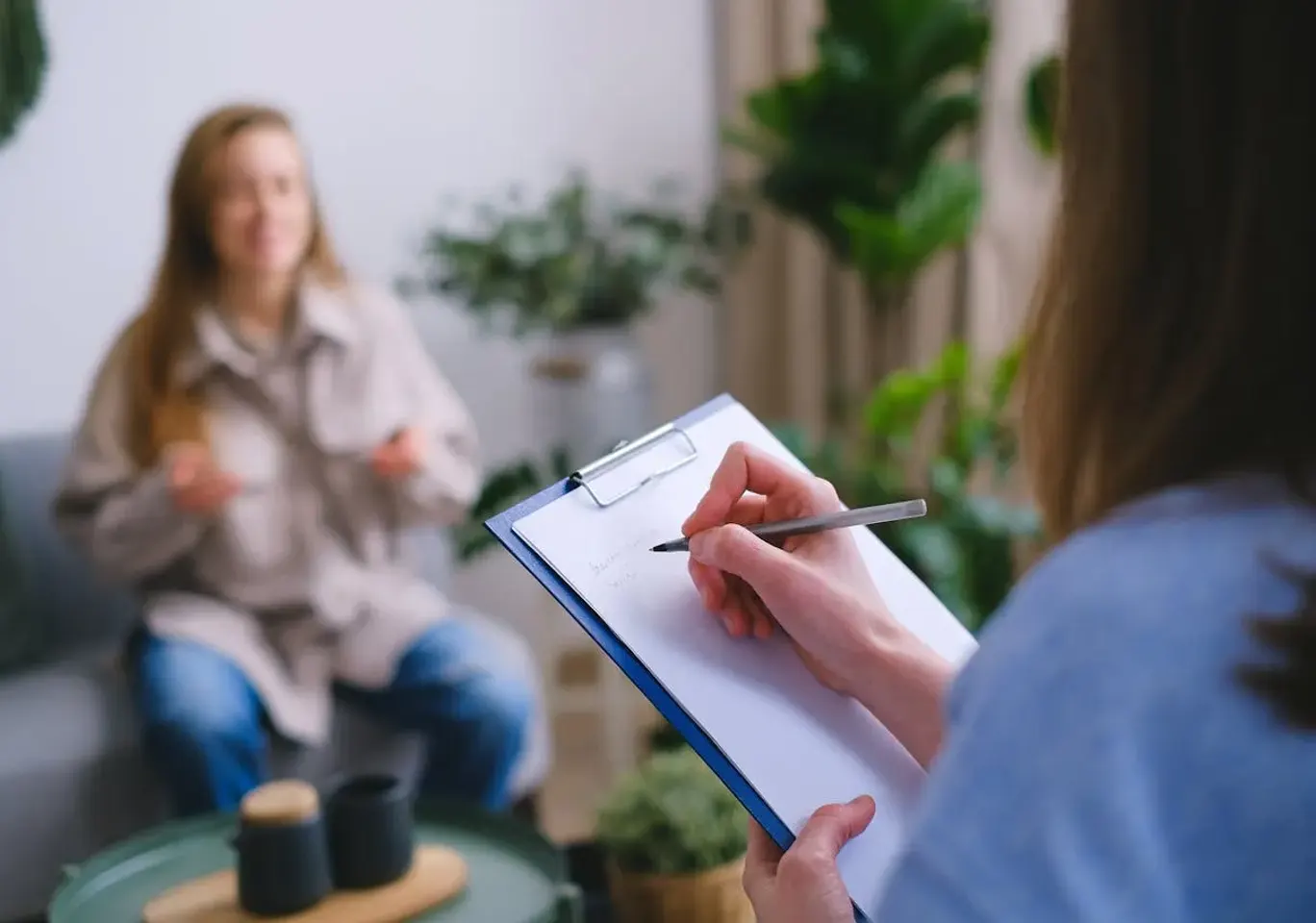 Terapia uzależnień Rzeszów: wywiad z pacjentką i notatki specjalisty